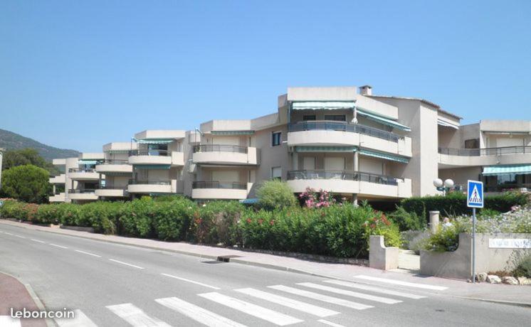 Studio De 27 M² + 70 M² De Jardin A 100 M Des Plages Cavalaire-sur-Mer Exterior foto